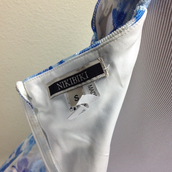 Nikibiki Blue & White Sweetheart Neckline Dress - Picture 6 of 6